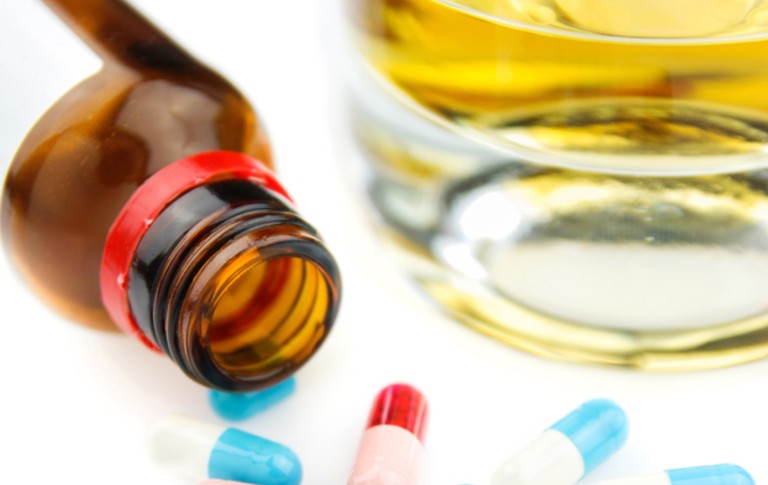 Lee más sobre el artículo Medicamentos y alcohol: peligrosa combinación